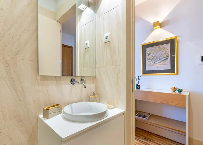 Lejlighed Stylish Poveiros Flat W Balcony By Lovelystay