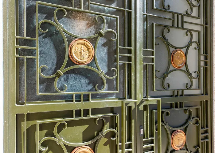 Stylish Poveiros Flat W Balcony By Lovelystay