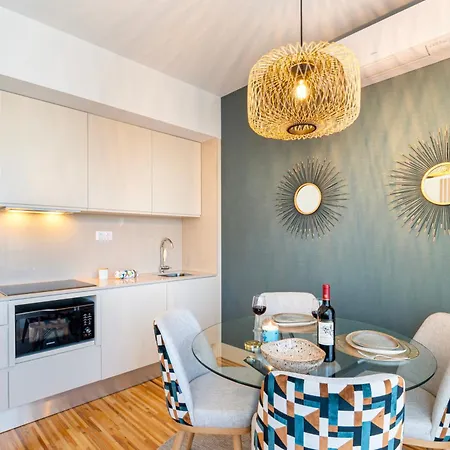 Stylish Poveiros Flat W Balcony By Lovelystay * Oporto