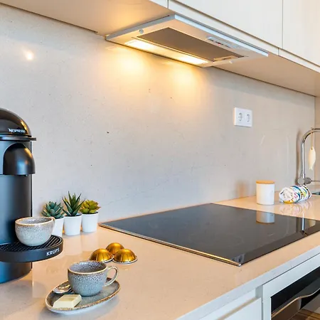 Stylish Poveiros Flat W Balcony By Lovelystay * Oporto