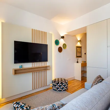 Stylish Poveiros Flat W Balcony By Lovelystay * Porto