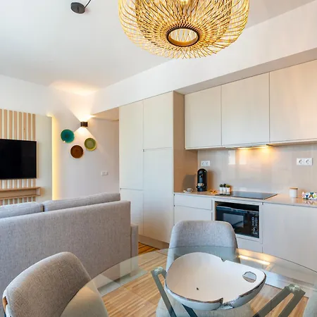 Appartement Stylish Poveiros Flat W Balcony By Lovelystay *