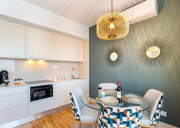 Stylish Poveiros Flat W Balcony By Lovelystay * Oporto