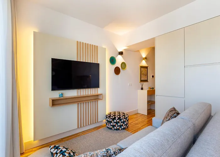 Stylish Poveiros Flat W Balcony By Lovelystay * Oporto