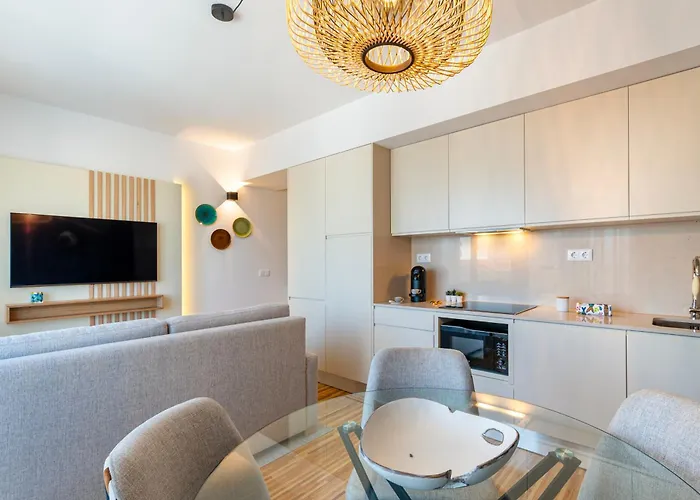 Апартаменты Stylish Poveiros Flat W Balcony By Lovelystay *