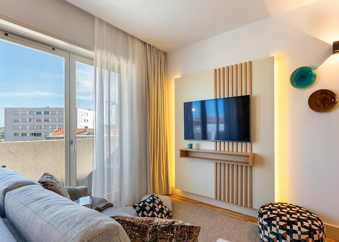 Stylish Poveiros Flat W Balcony By Lovelystay Lägenhet