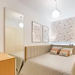 Appartement Stylish Poveiros Flat W Balcony By Lovelystay