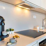 Stylish Poveiros Flat W Balcony By Lovelystay * Oporto