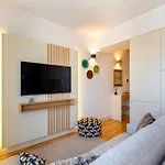 Stylish Poveiros Flat W Balcony By Lovelystay * Oporto