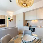 Appartement Stylish Poveiros Flat W Balcony By Lovelystay *